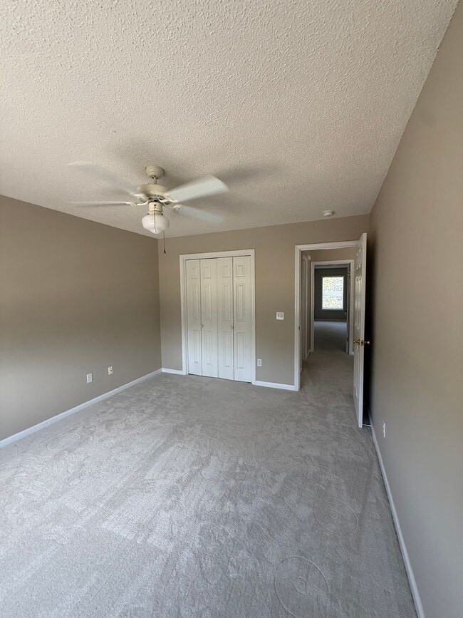 Building Photo - 123 Woodberry Dr