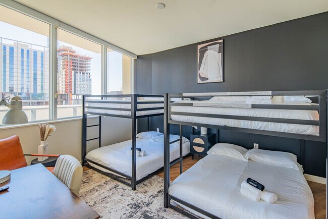 Building Photo - 44 W Monroe St