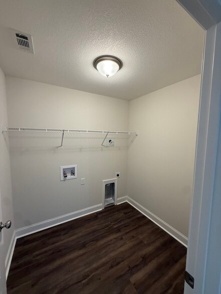 Building Photo - 638 Belfast Loop