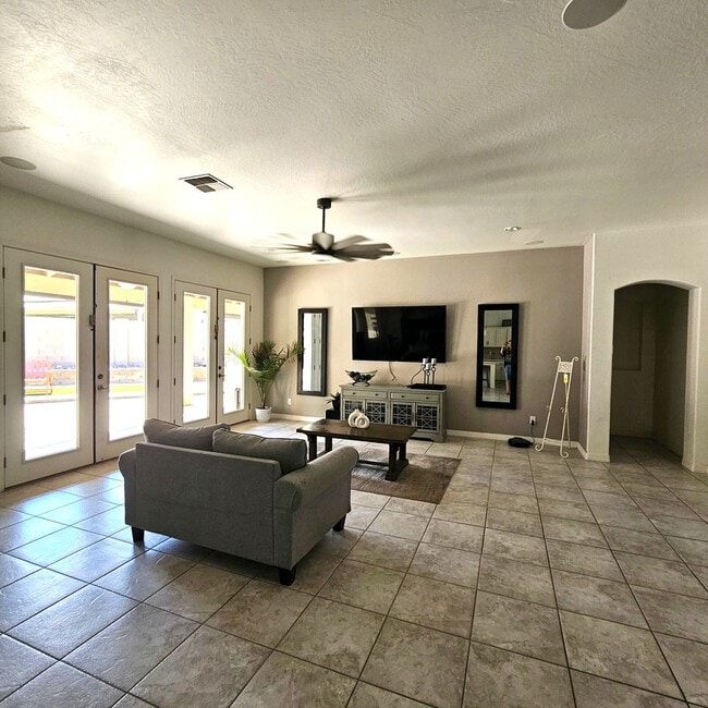 Building Photo - Custom Pool Home for Rent
