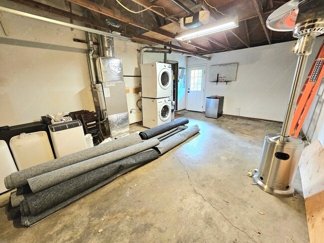 Building Photo - 7739 SE 101st Ave