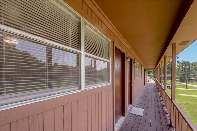 Building Photo - 120 McAdams Ln