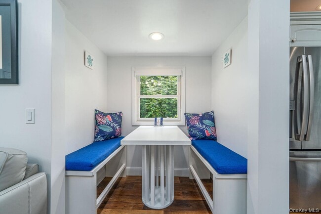 Building Photo - 410 Cedar Dr