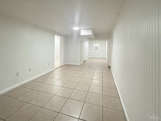 Building Photo - 5771 Coronada Blvd
