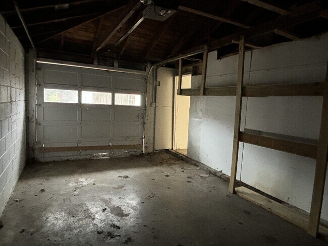 Building Photo - 4414 Kingsley Dr