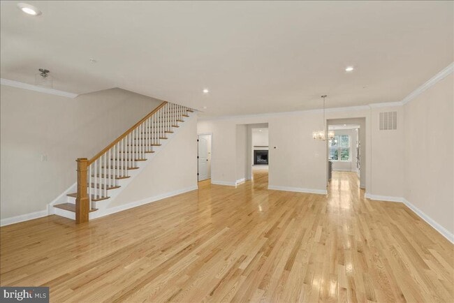 Building Photo - 264 W Ashland St