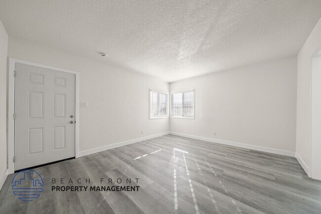 Building Photo - 249-251 W Pomona Blvd