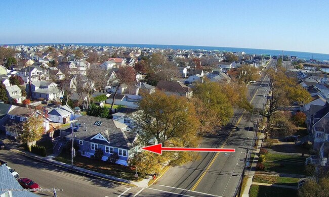 Building Photo - 319 Arnold Ave