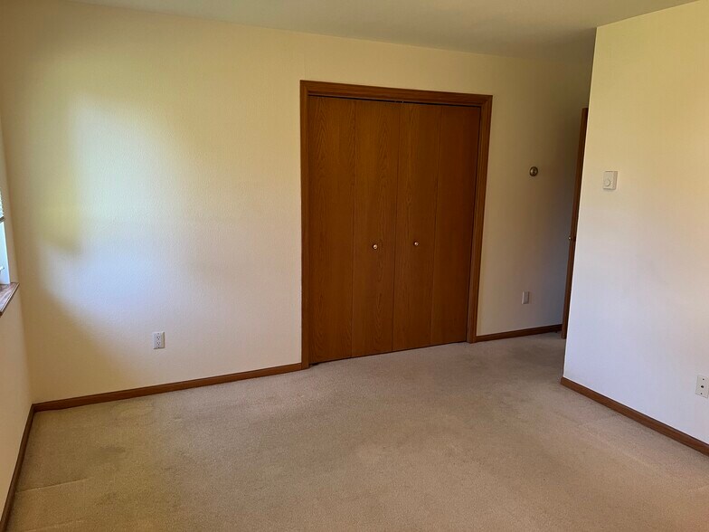 Building Photo - 1105 Heritage Ct