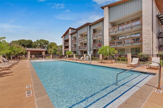 Building Photo - 4704 Sunset Trail