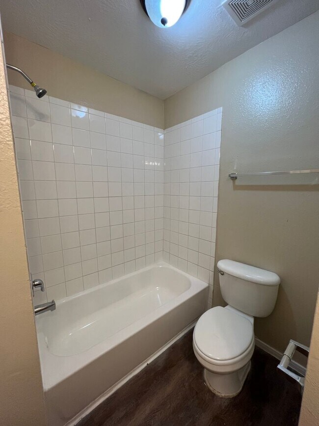 Building Photo - 4735 Clover St