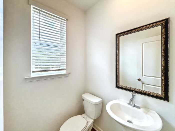 Building Photo - 208 Asbury Oak Ln