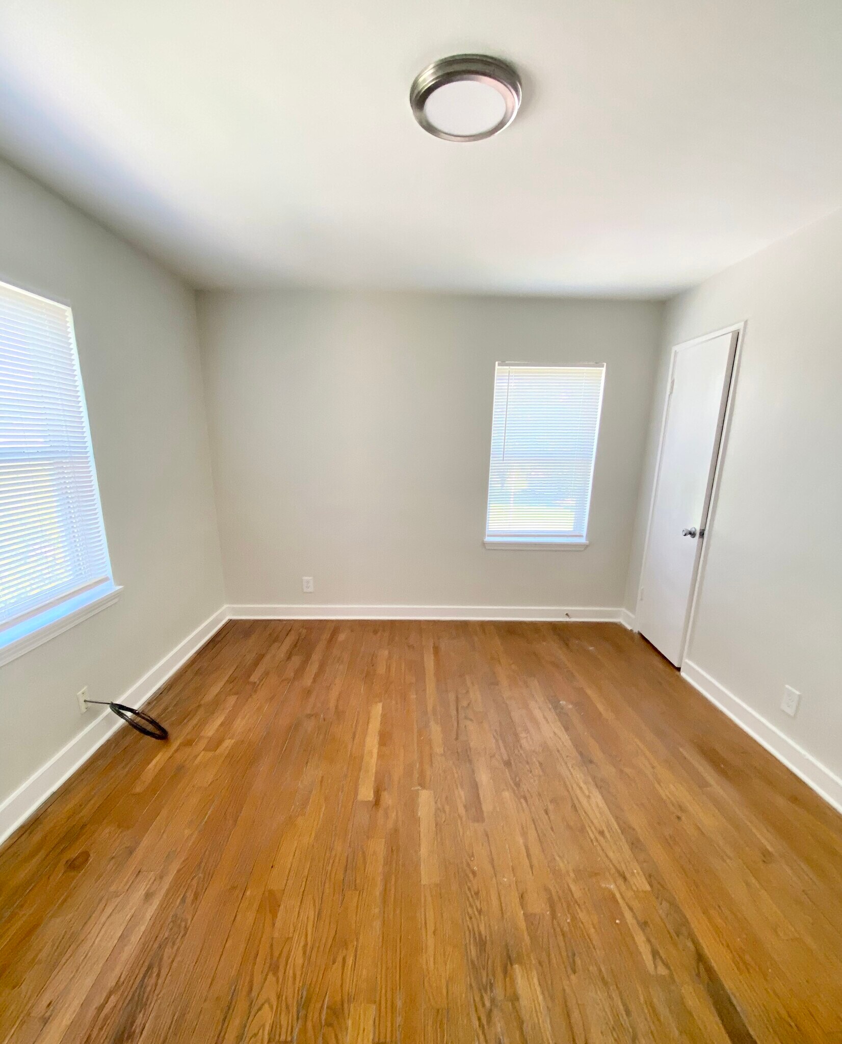 Building Photo - 1445 Nightingale Rd