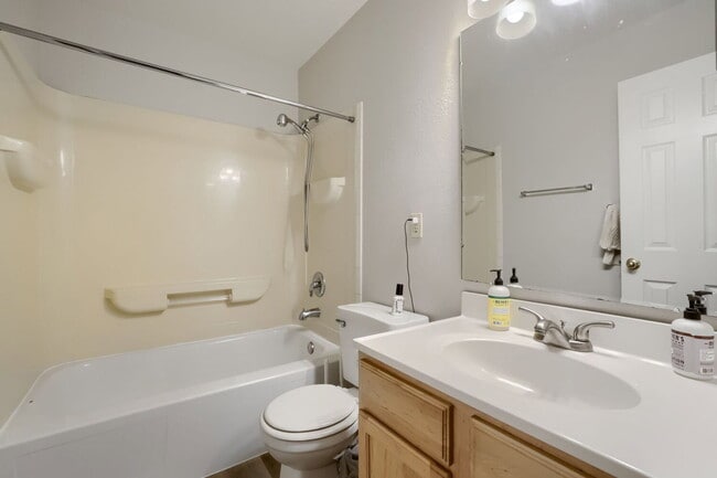 Building Photo - 6629 Zang Cir