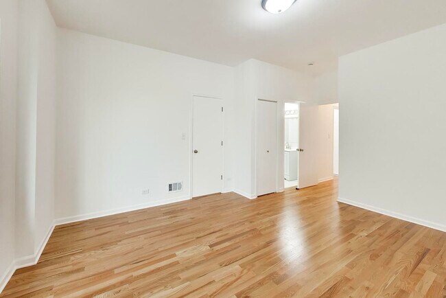 Building Photo - 1301 N Oakley Blvd