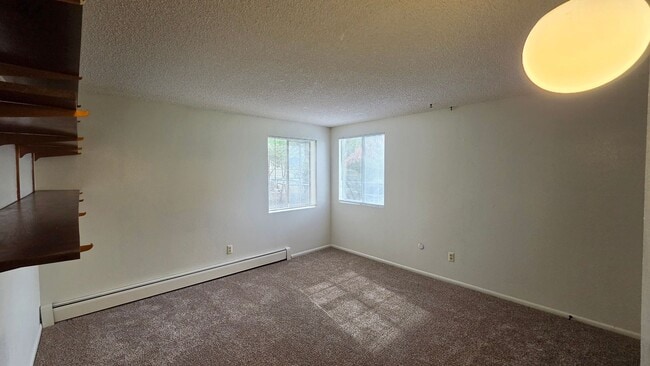 Building Photo - 411 Westview Dr