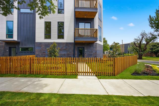 Building Photo - 4605 Belmont Ave