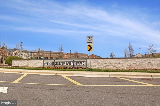 Building Photo - 10910 Presidential Pkwy