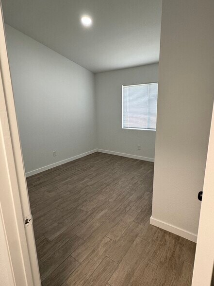 Building Photo - 366 Samsara Ct
