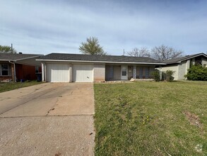 Building Photo - 4 Bedroom Home Completely Remodeled