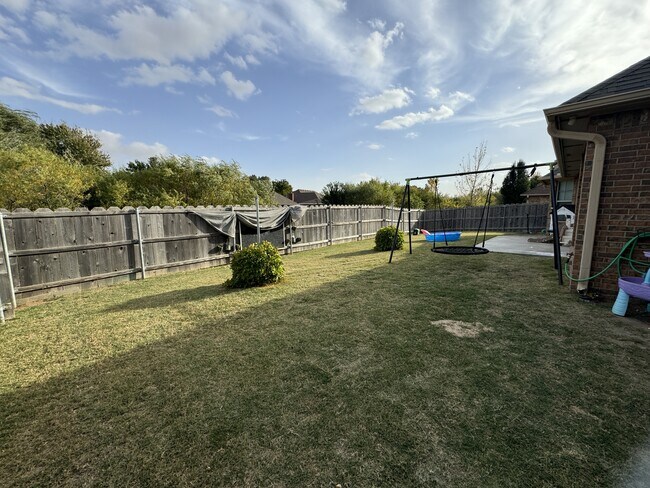 Building Photo - 2001 Mt Vernon Rd