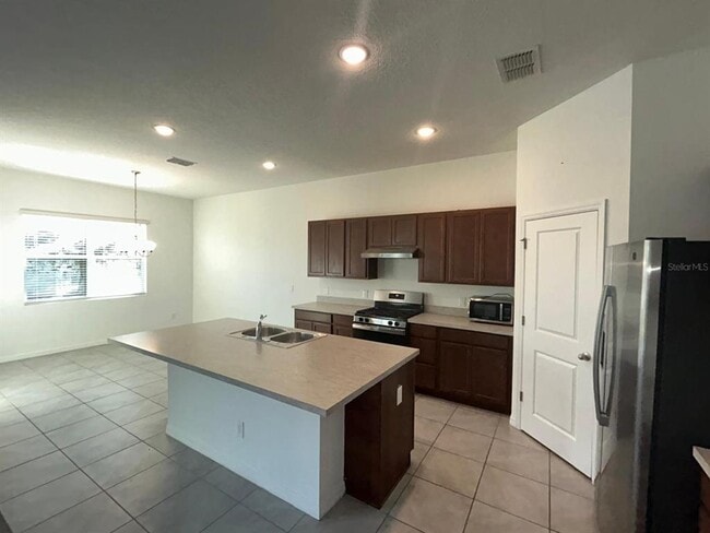 Building Photo - 2012 Raulerson Ct