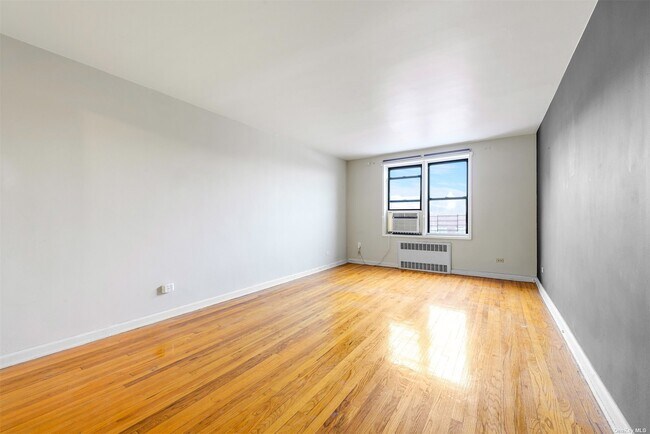 Building Photo - 102-12 65th Ave