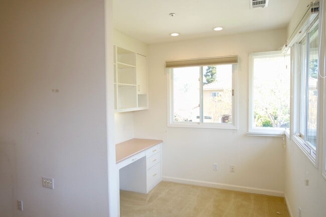 Building Photo - Downtown Los Altos