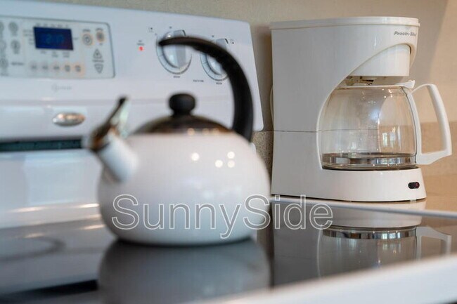 Building Photo - 2390 Caravelle Cir