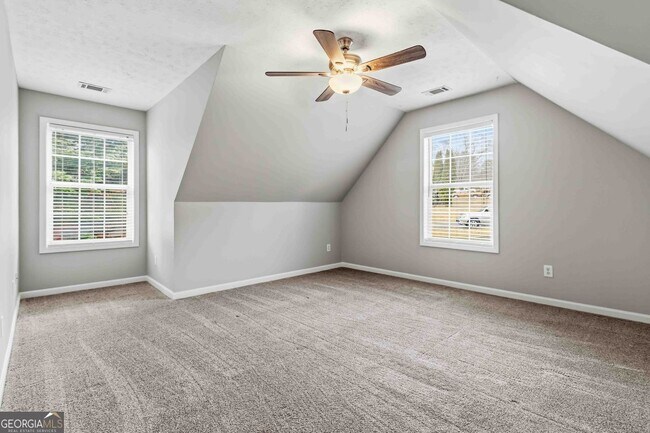 Building Photo - 825 Somerset Vale Dr