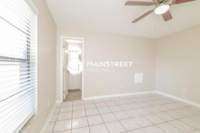 Building Photo - 3 Bedroom Pet-Friendly Home in ORLANDO, FL with Main Street Renewal