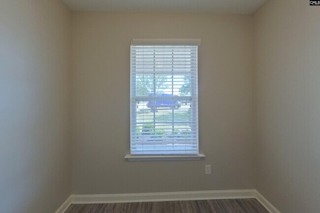Building Photo - 304 Longfellows Ln