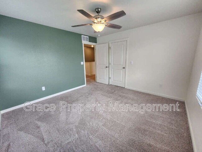 Building Photo - 508 Ledge St