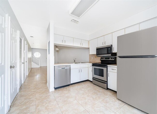 Building Photo - 3135 Enclave Ct