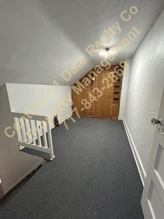 Building Photo - Beautiful 3 Bedroom 1 Bath Home in Dallastown Schools with a Large detached 2 Car Garage