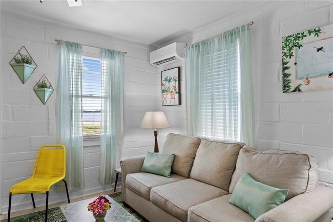 Building Photo - 1305 S 26th St