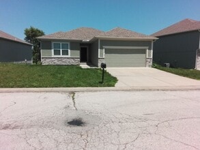 Building Photo - 4BR/3BA | Newly Renovated Single Family Home | 1-Car Garage | In Peculiar!