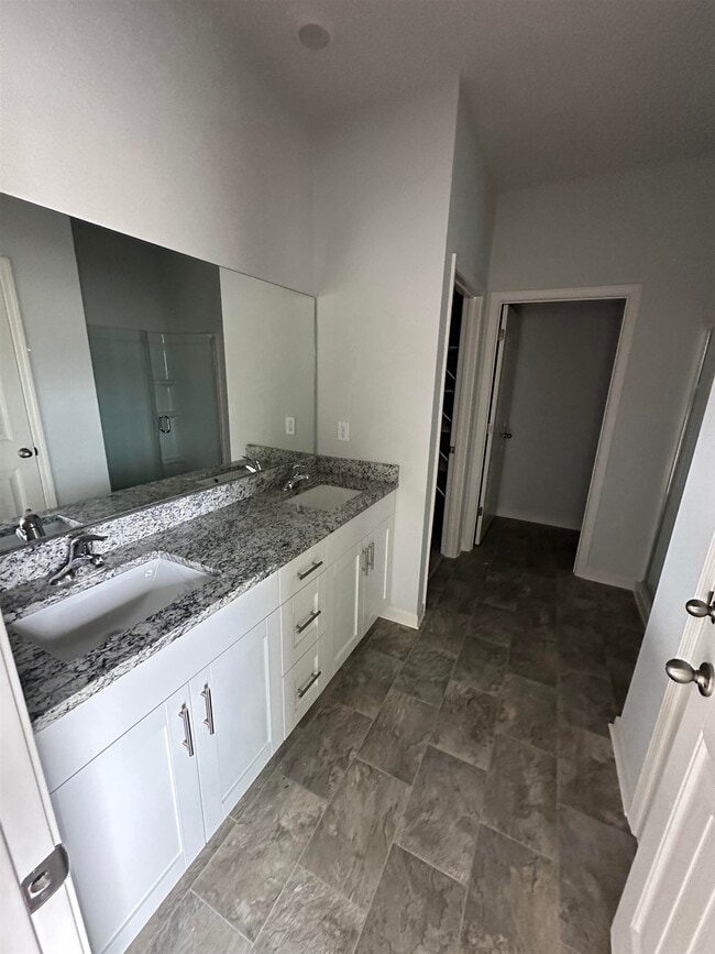 Building Photo - 90 Creek Fall Dr