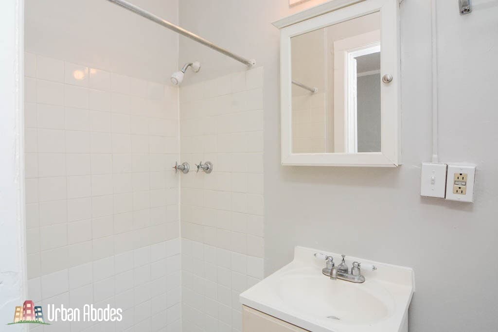 Building Photo - 3824 N Fremont