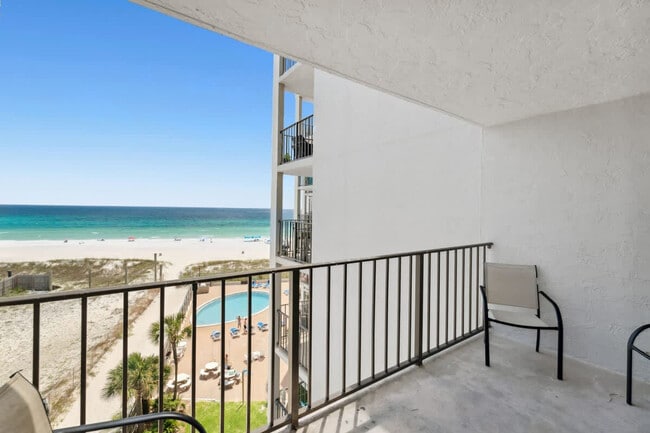 Building Photo - 8815 Thomas Dr