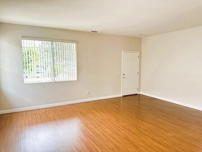 Building Photo - Refreshed Single Family Home in Garden Grove