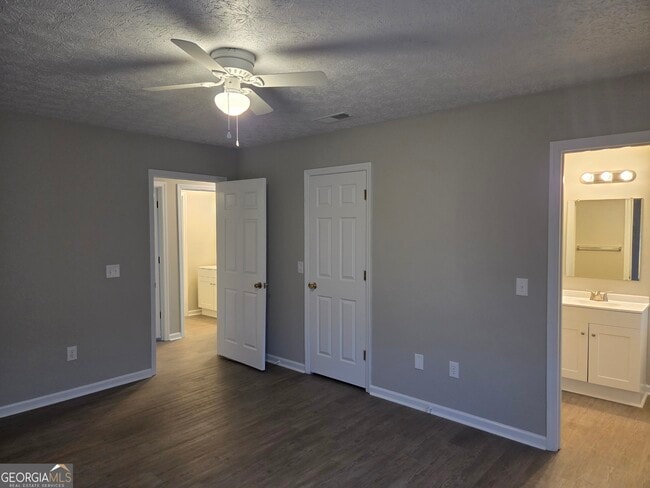 Building Photo - 322 Randolph Dr