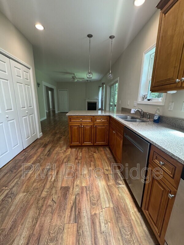 Building Photo - 221 Indian Ridge Trail
