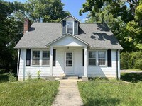 Building Photo - 749 E Spring St