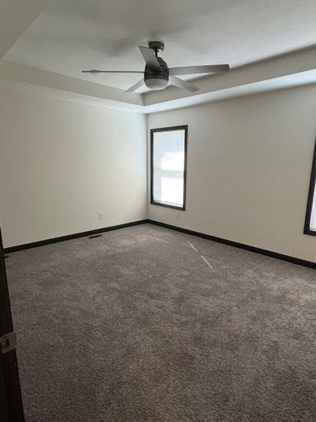 Building Photo - 147 Southpark Dr