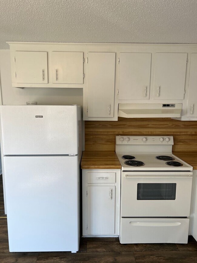 Building Photo - 1 Bed/1 Bath in Coats