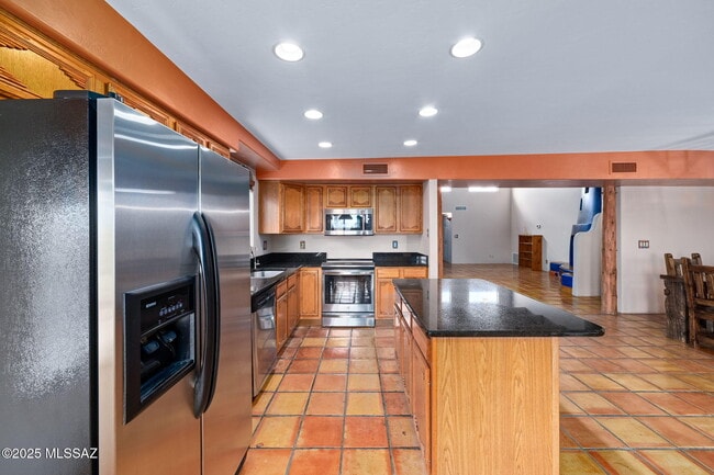 Building Photo - 9020 N Jessy Ln