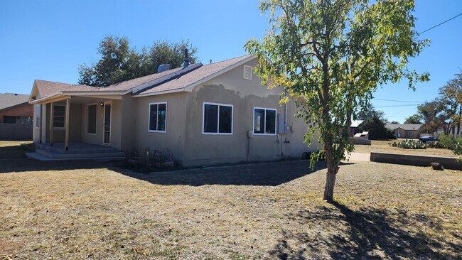 Building Photo - 800 S Elgin Ave