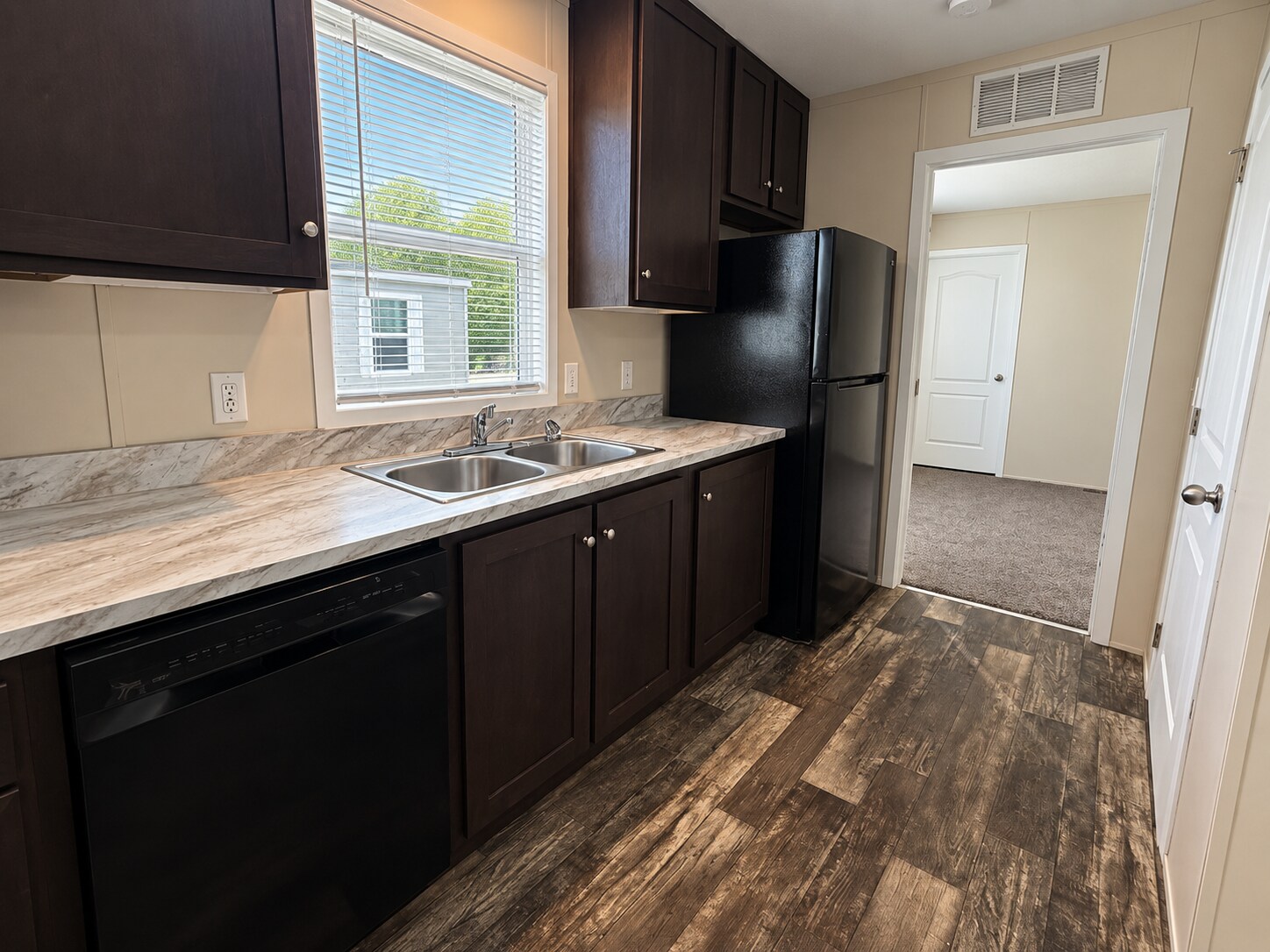 Building Photo - 38052 Johannes Dr