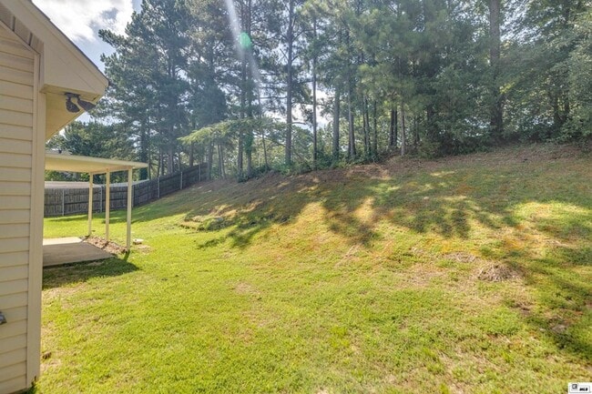 Building Photo - 113 Arbor Cove Cir